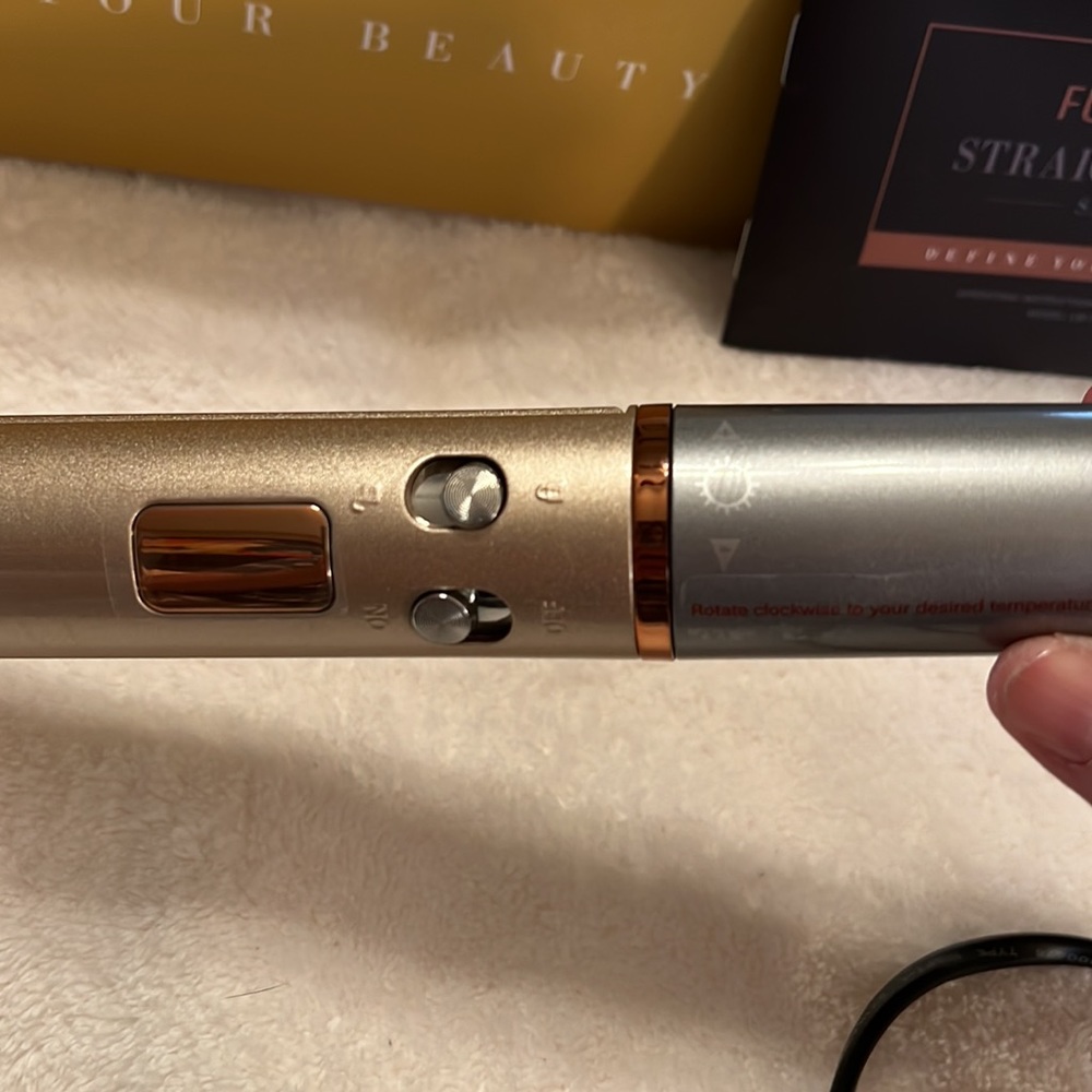 Furiden Hair Straightener with Box - Picture 3 of 5